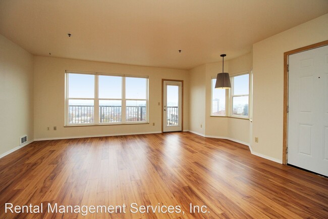 Building Photo - 2 br, 1.5 bath House - 405 NW Uptown Ter #3A