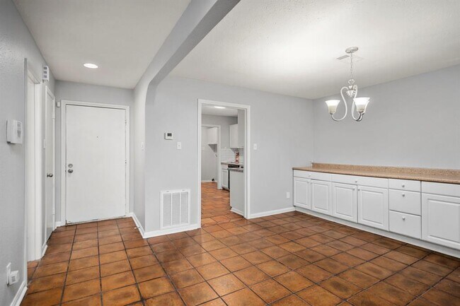 Building Photo - 5908 Arncliffe Dr