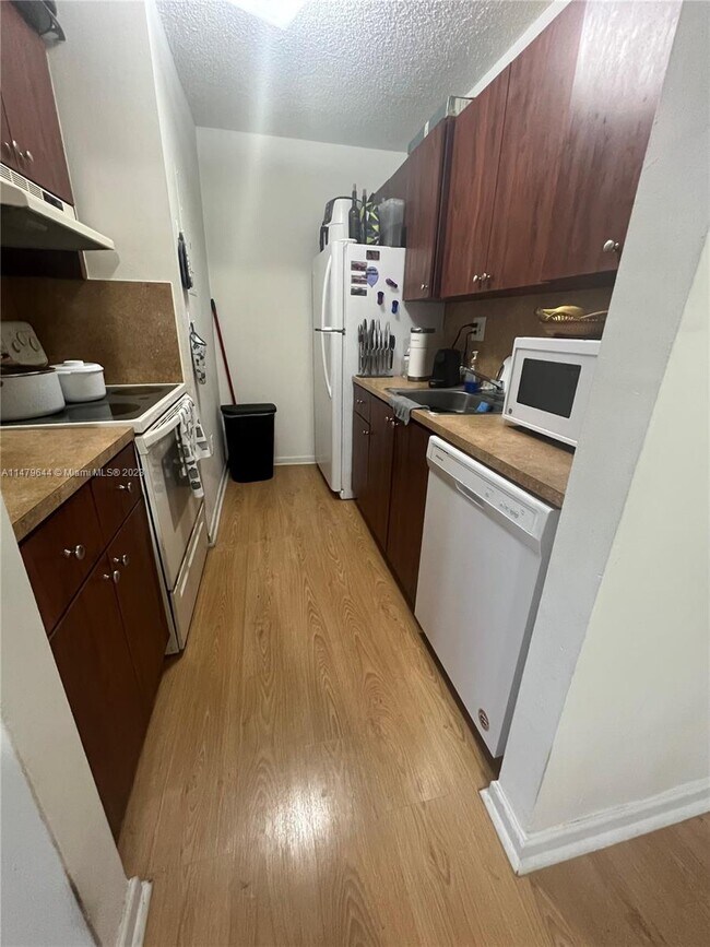 Foto del edificio - 7405 SW 152nd Ave