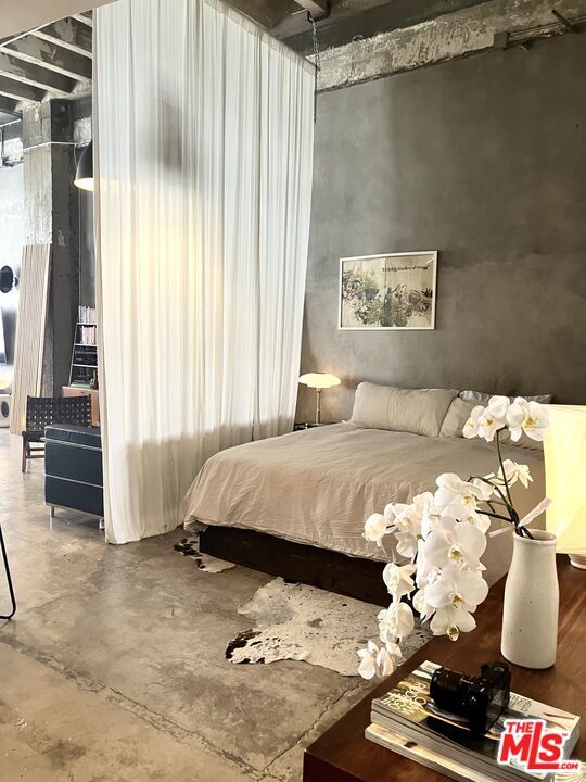 Foto del edificio - 711 S Olive St