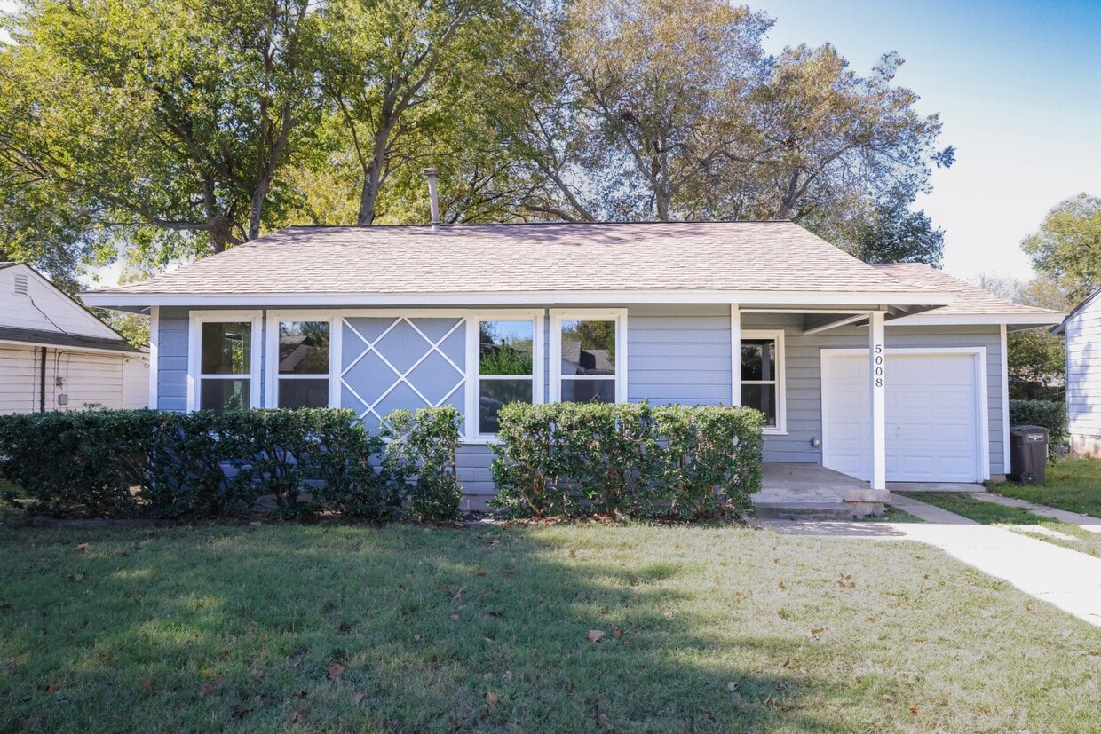 Primary Photo - 5008 Penrose Ave