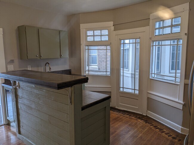 Foto del edificio - 506 Woodruff Place Middle Dr