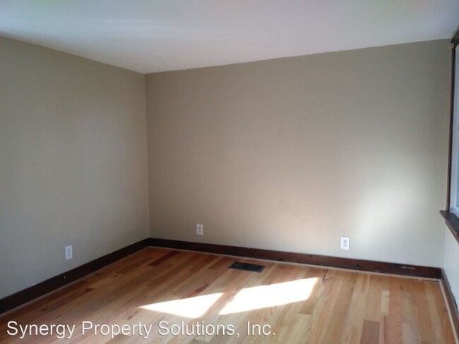Building Photo - 109 Delaware Ave