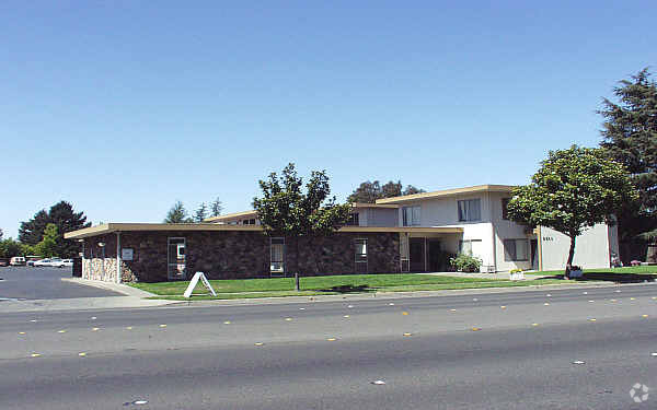 Foto del edificio - La Vista Apartments