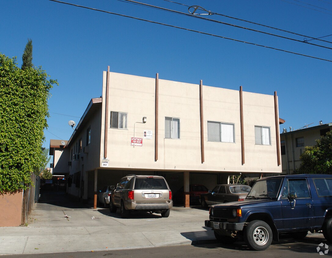 Building Photo - 11311 Hatteras St