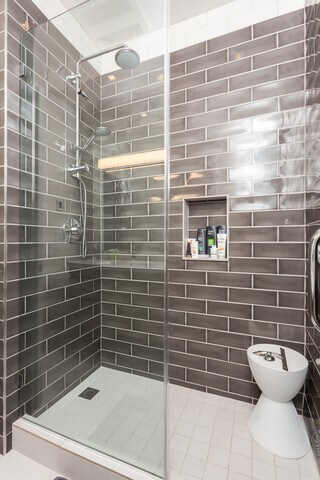 Building Photo - 1313 W Wolfram St