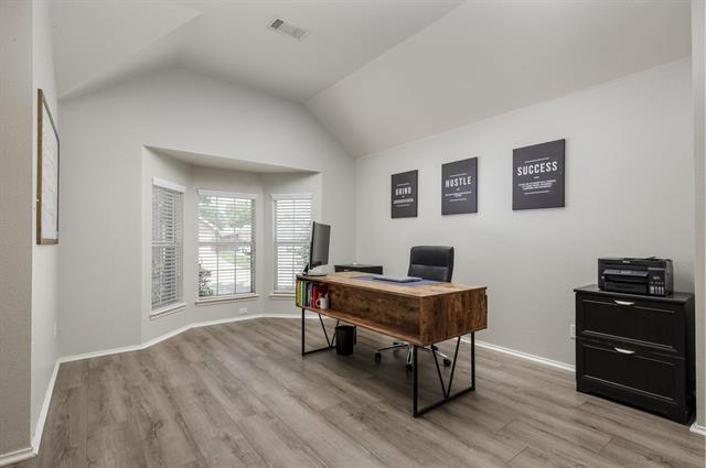 Foto del edificio - 3124 Nighthawk Ln