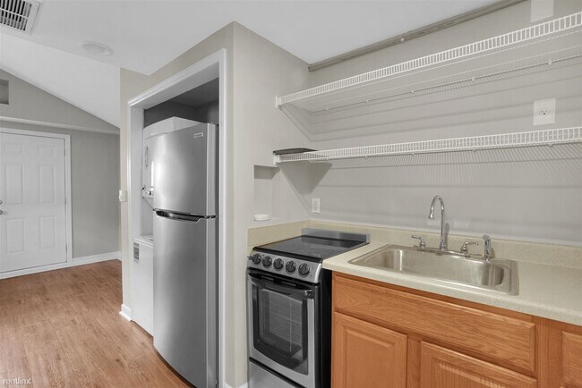 Foto del edificio - 1 br, 1 bath Duplex - 4943 Indianola Ave A A