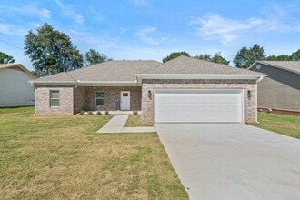 Building Photo - 29 Oaken Trail