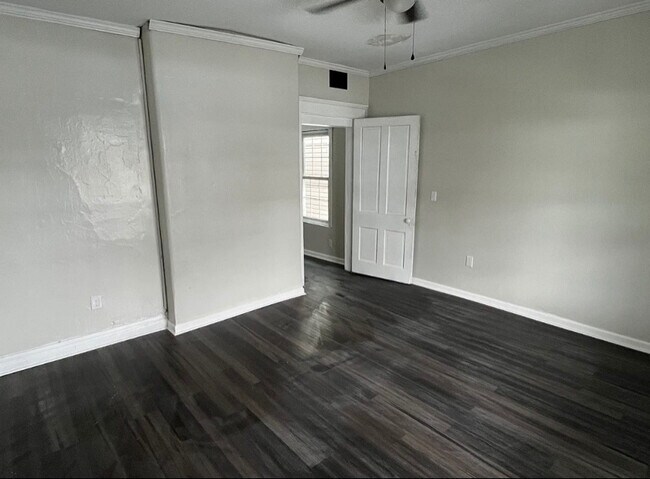 Foto del edificio - 469 E Brandeis Ave