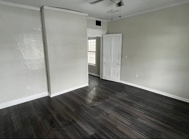 Building Photo - 469 E Brandeis Ave