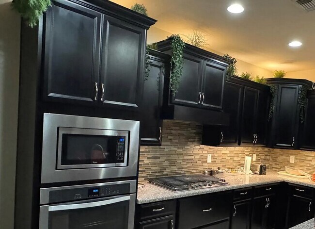 Building Photo - 7031 W Knox Rd