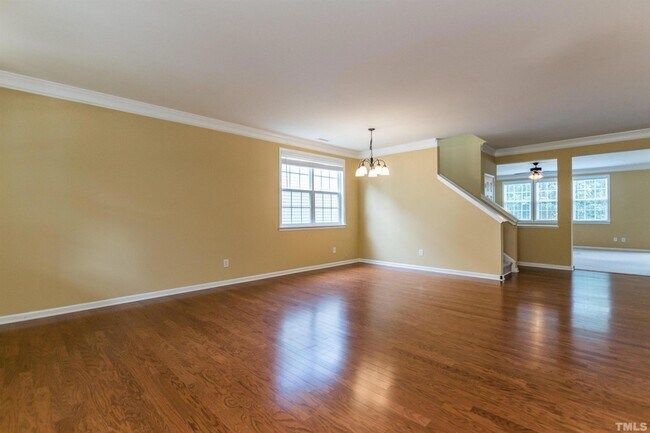 Foto del edificio - 213 Bikram Dr