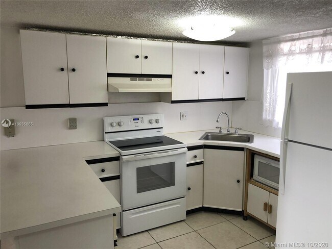 Foto del edificio - 5625 W 26th Ct