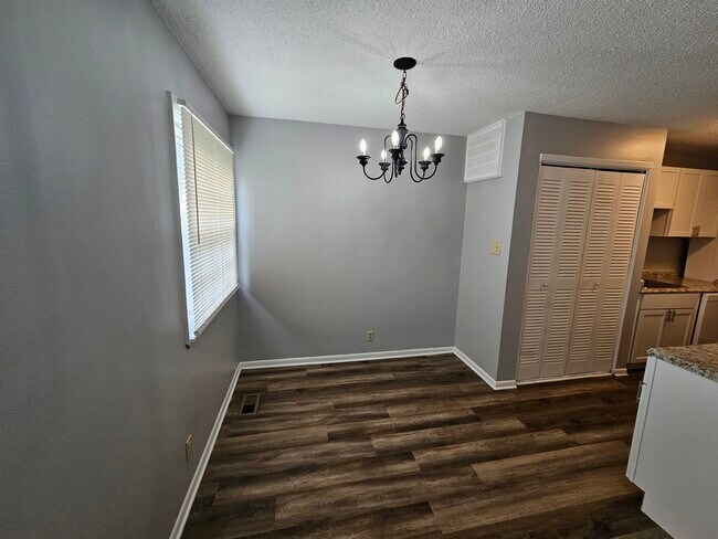 Building Photo - 6476 Lupine Terrace