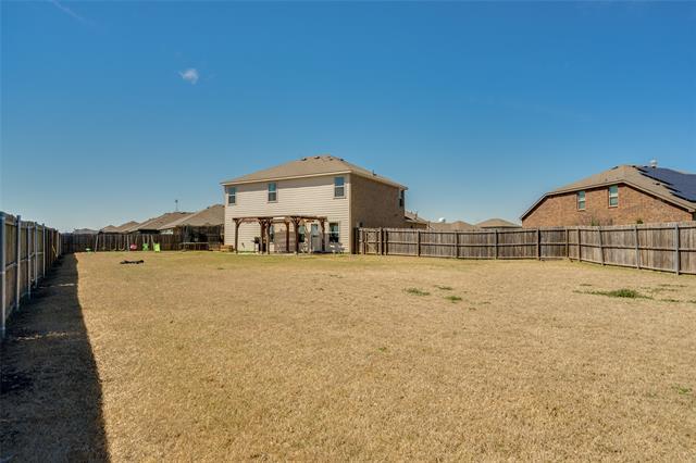 Building Photo - 301 Plum Dr