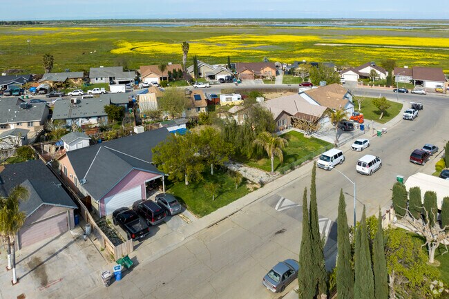 Seasonal wildflowers add natural beauty to Mendota’s surrounding landscape.