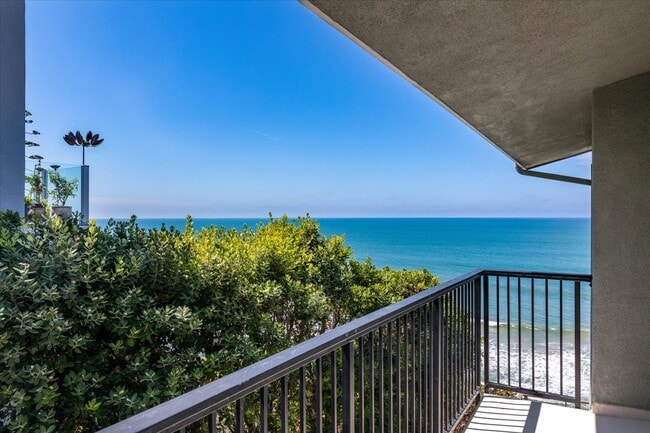#7 Private Balcony View - 811 Buena Vista