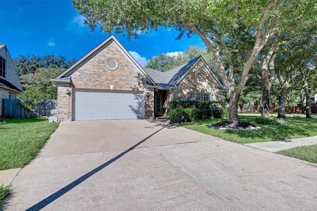 Foto del edificio - 22926 Rainbow Bend Ln