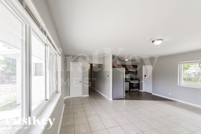 Foto del edificio - 1236 NW 18th St