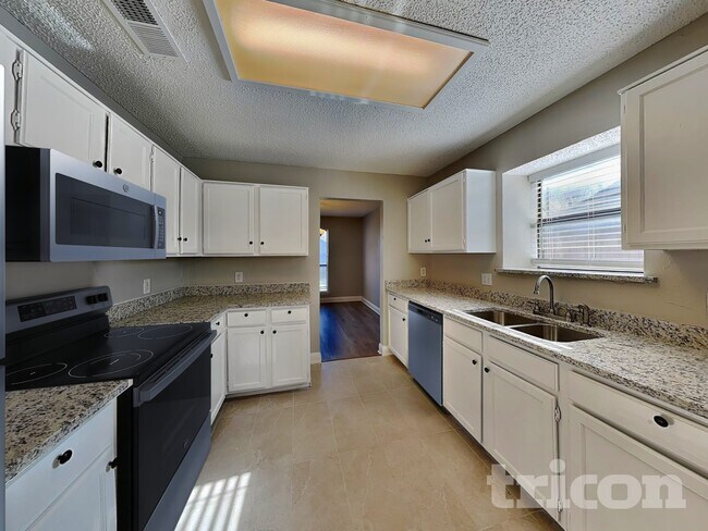 Foto del edificio - 6211 Minuteman Ln