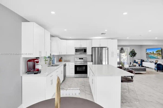 Foto del edificio - 3317 McKinley St