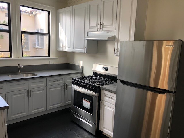 Kitchen - 5911 Carlton Way