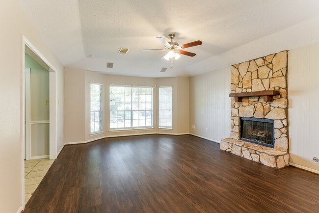 Foto del edificio - 23219 Timberbrook Dr