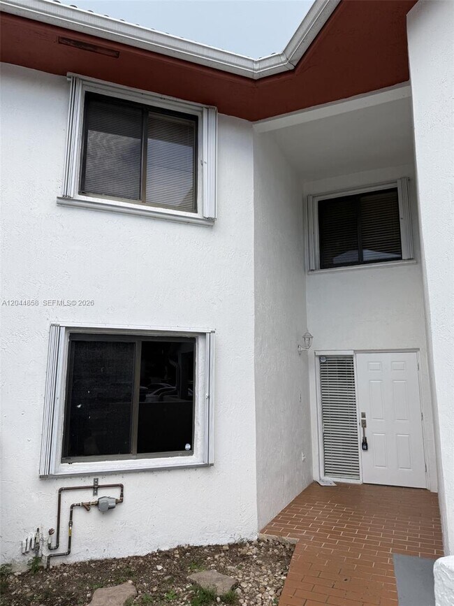 Building Photo - 9686 SW 138th Ave