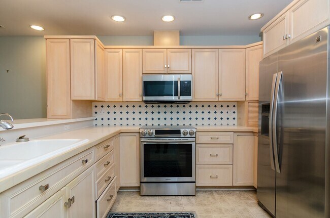 Building Photo - 309 N Cardinal Dr