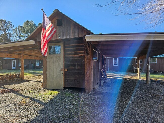 Building Photo - 727 Rawlings Hill Rd