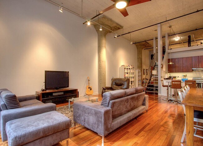Building Photo - Beautiful 2bdr 1ba condo very close to Jac...