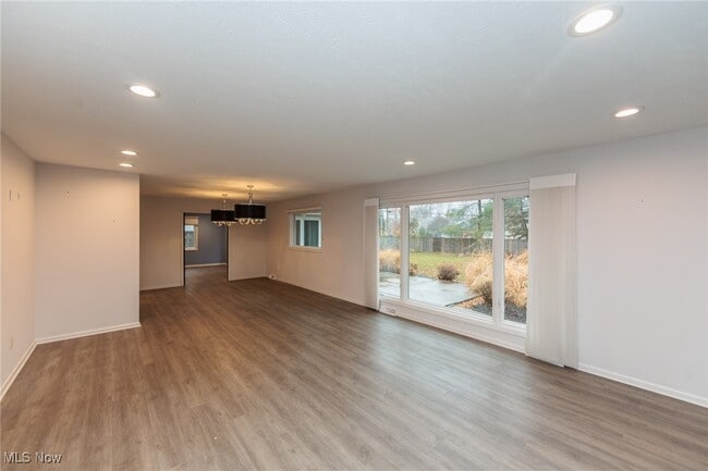 Building Photo - 2500 Deborah Dr