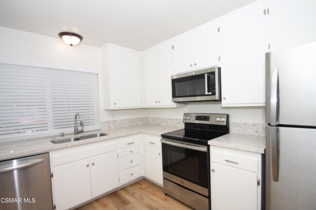 Building Photo - 565 Serento Cir