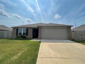 Building Photo - 1541 Scotland Dr
