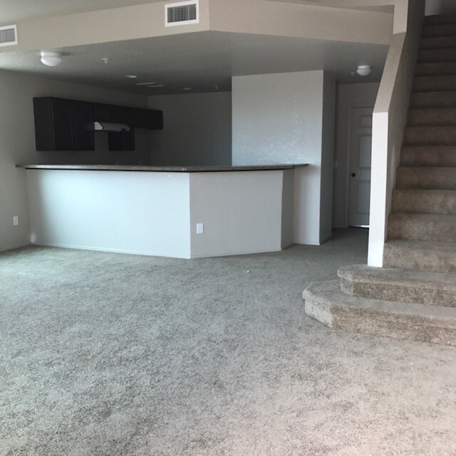 Building Photo - El Dorado 2 - 3 Bedroom 2 1/2 Bath Condo