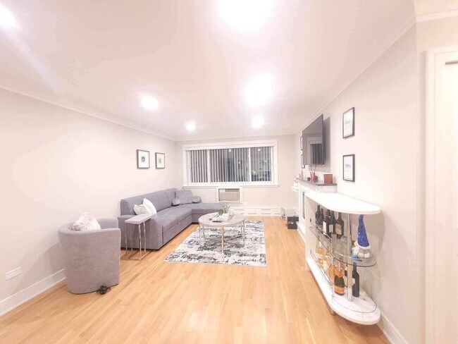 Foto del edificio - 5358 N Cumberland Ave