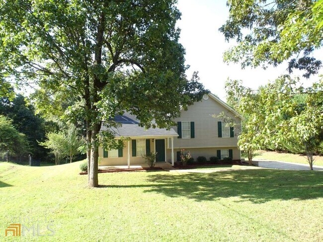 Building Photo - 704 Leonard Rd