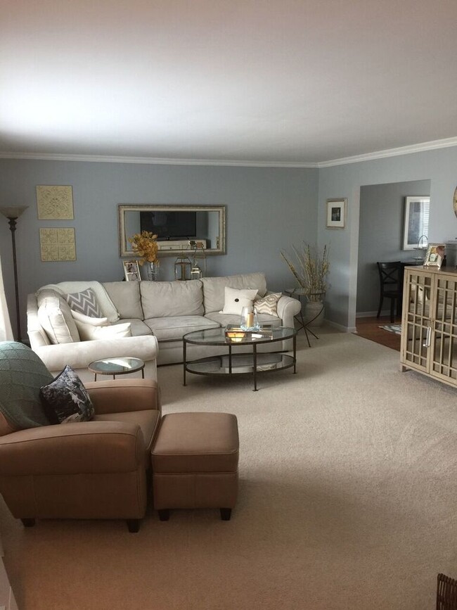 Foto del edificio - 1721 Shagbark Ct