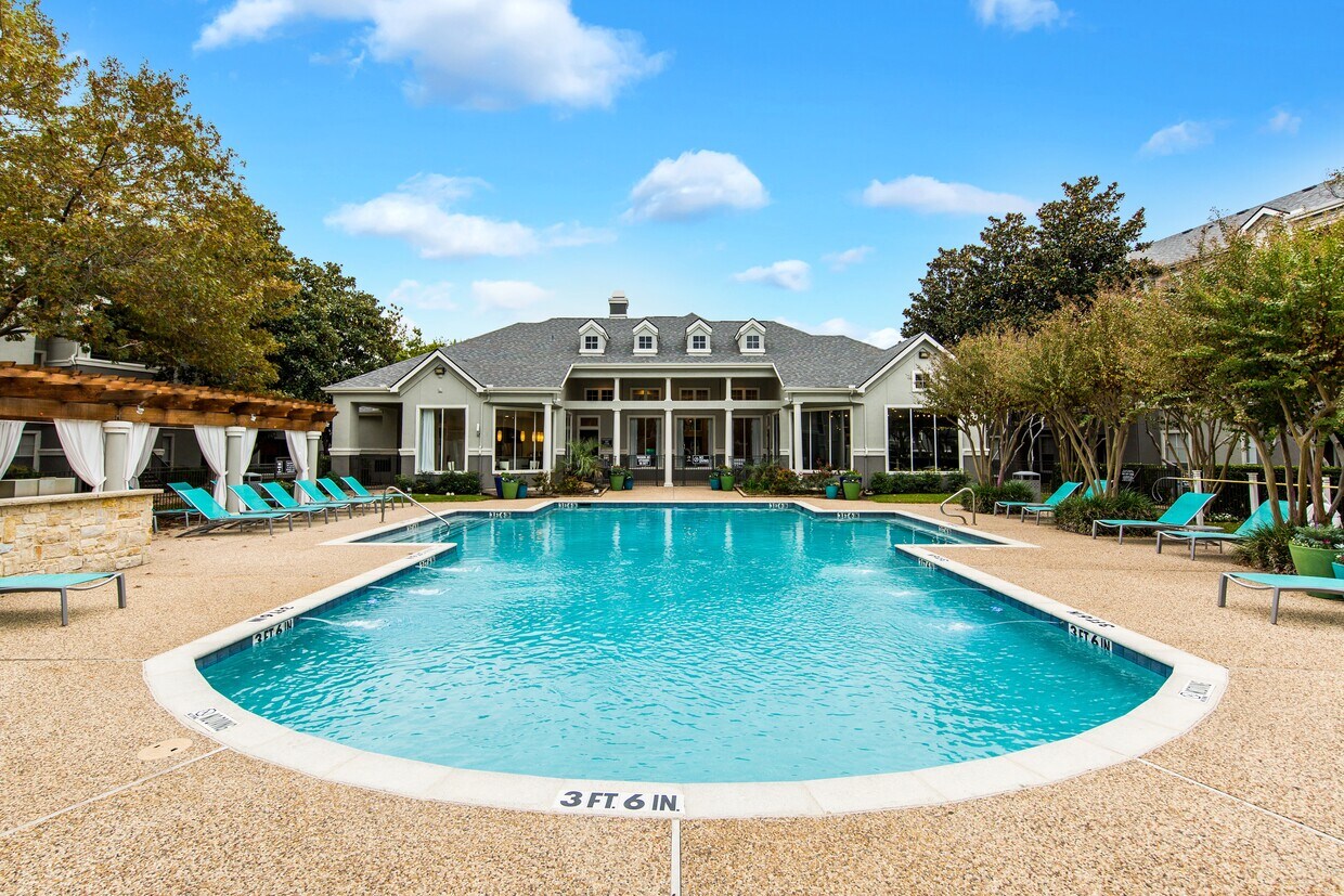 Marquis at Stonegate Rentals in Fort Worth at 4200 Bridgeview Dr Fort