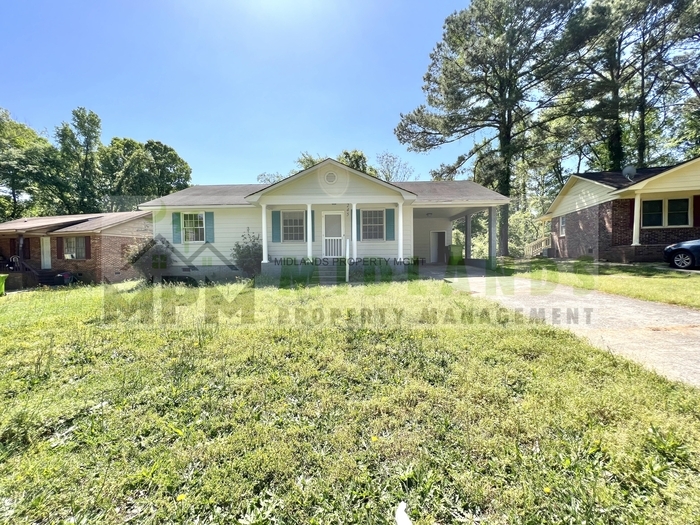 Primary Photo - 245 Savannah Dr