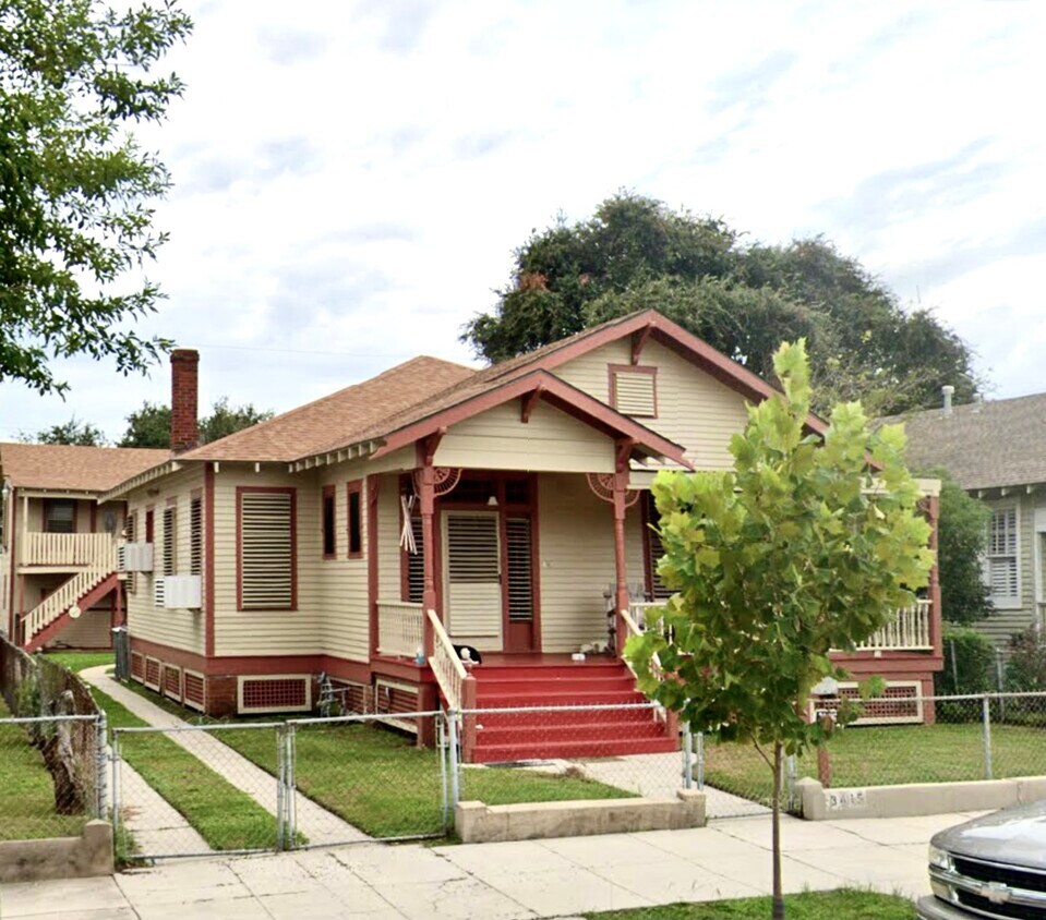 Primary Photo - 3415 Avenue Q