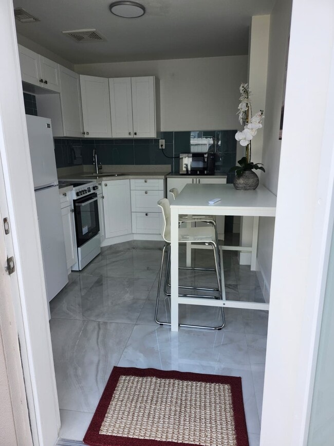 Foto del edificio - 1901 NW 93rd Ave