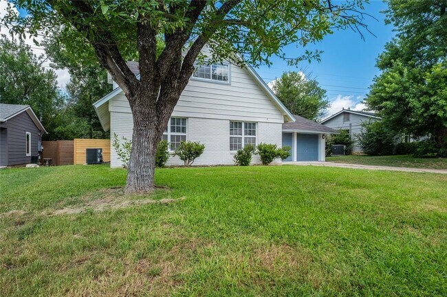 Foto del edificio - 5504 Coventry Ln