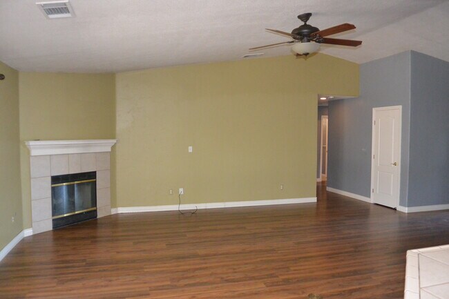 Foto del edificio - WONDERFUL SOUTHEAST LOCATION