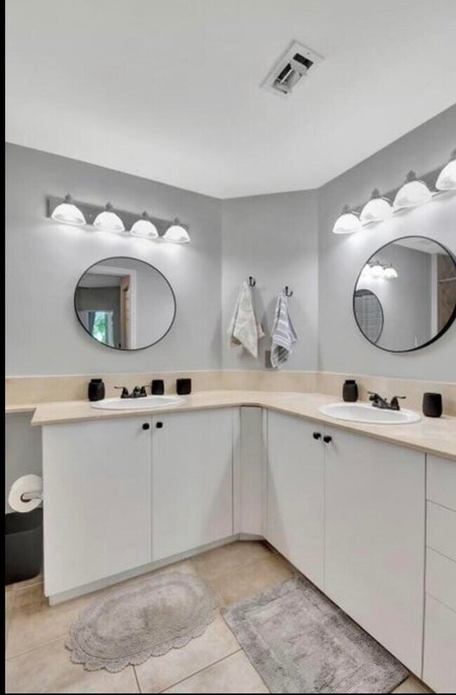 Foto del edificio - 804 E Windward Way