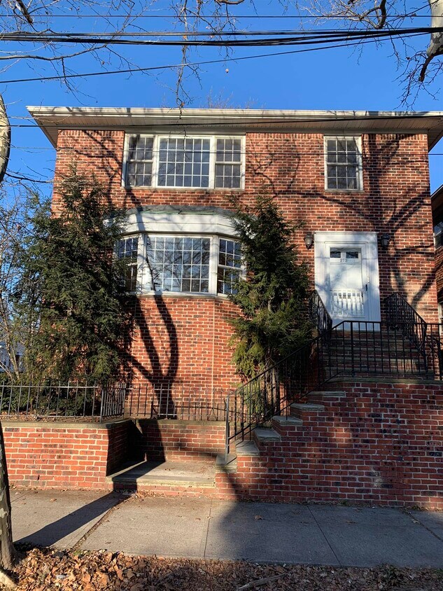Primary Photo - 273 John F. Kennedy Blvd