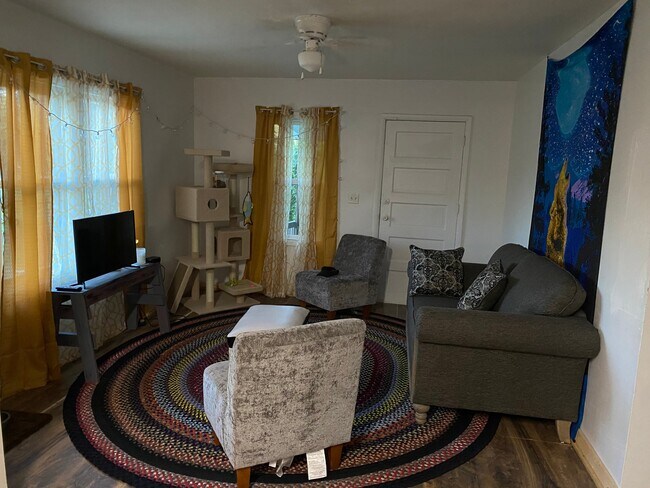 Foto del edificio - 207 Poplar St