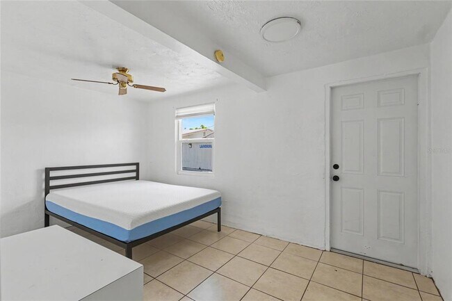 Foto del edificio - 3412 Clarinda St