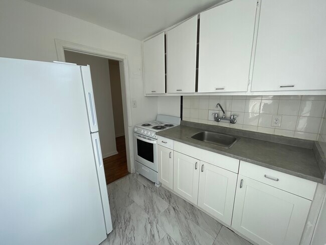Photo du bâtiment - Ground floor Studio apartment Mimico